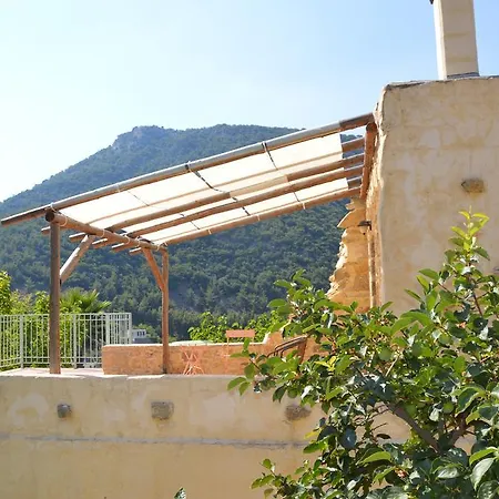 Akros Oreon Small Guest house
