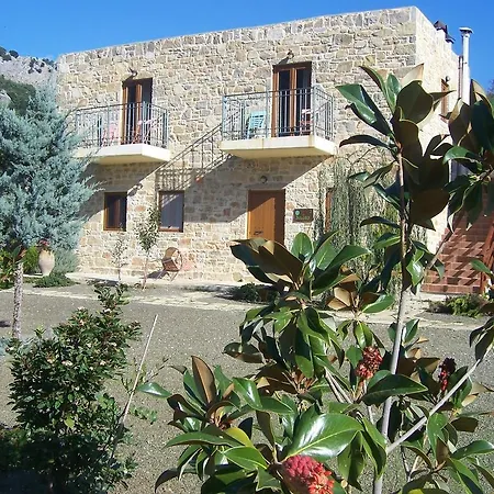 Akros Oreon Small Guest house